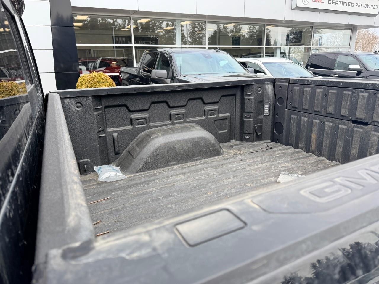 2025 GMC Sierra 1500 4WD Crew Cab 147  AT4 Photo