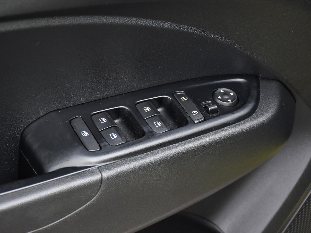 2020 Hyundai Venue Preferred ~Heated Seats ~Blind Spot ~Alloys ~Cam Photo