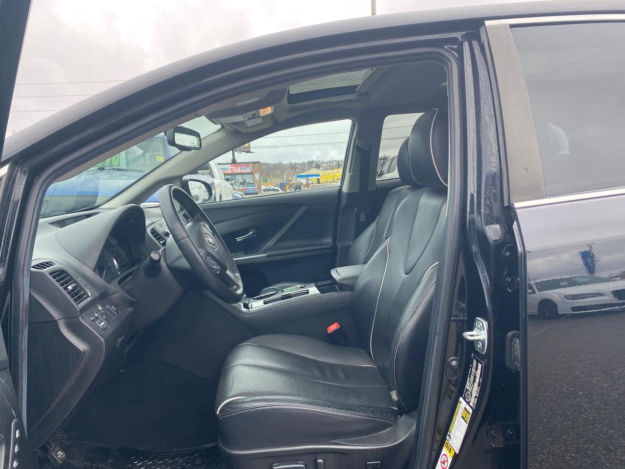 2014 Toyota Venza Limited AWD ~Nav ~Cam ~Leather ~Sunroof ~Bluetooth Photo