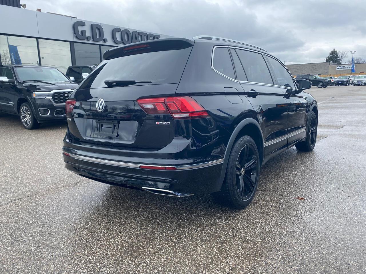 2019 Volkswagen Tiguan Highline ~Nav ~Heated Leather ~Moonroof ~Bluetooth Photo3