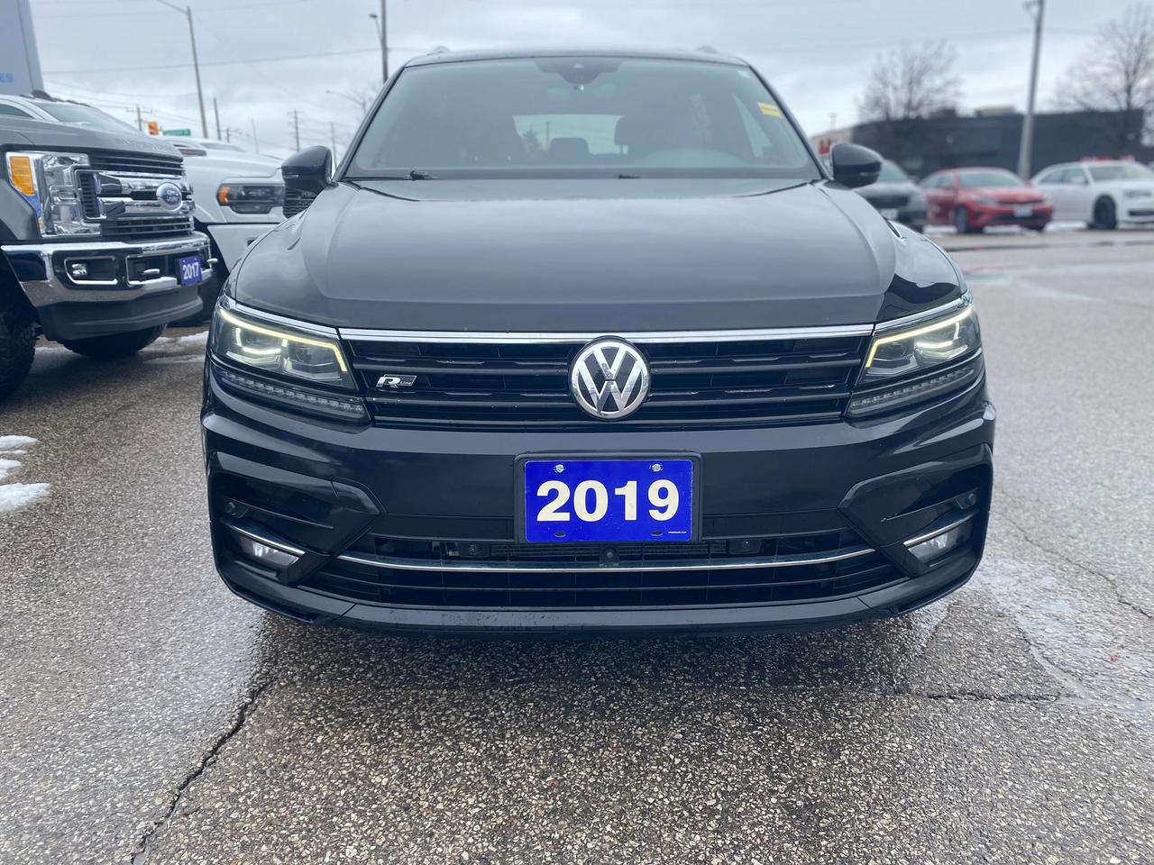 2019 Volkswagen Tiguan Highline ~Nav ~Heated Leather ~Moonroof ~Bluetooth Photo