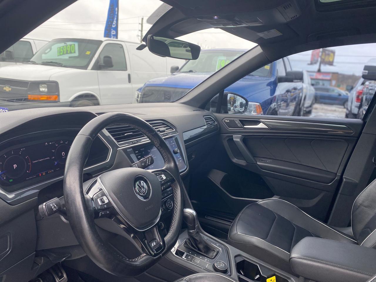 2019 Volkswagen Tiguan Highline ~Nav ~Heated Leather ~Moonroof ~Bluetooth Photo