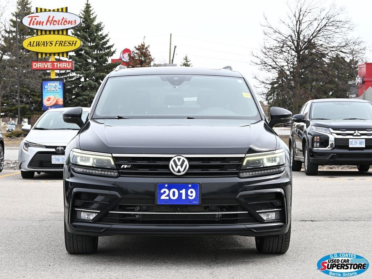 2019 Volkswagen Tiguan Highline ~Nav ~Heated Leather ~Moonroof ~Bluetooth Photo