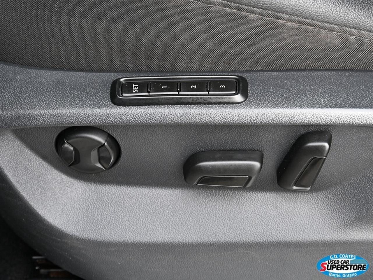 2019 Volkswagen Tiguan Highline ~Nav ~Heated Leather ~Moonroof ~Bluetooth Photo