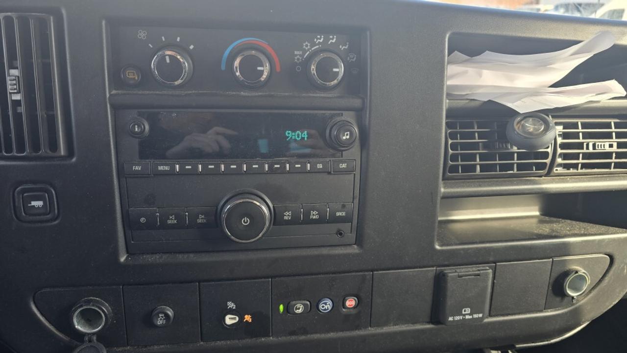 2022 GMC Savana Cargo Van G2500 155WB Extended V6 Gas Photo