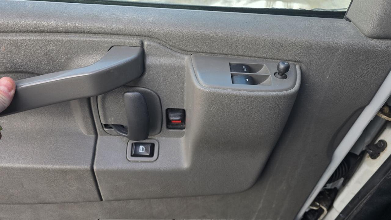 2022 GMC Savana Cargo Van G2500 155WB Extended V6 Gas Photo