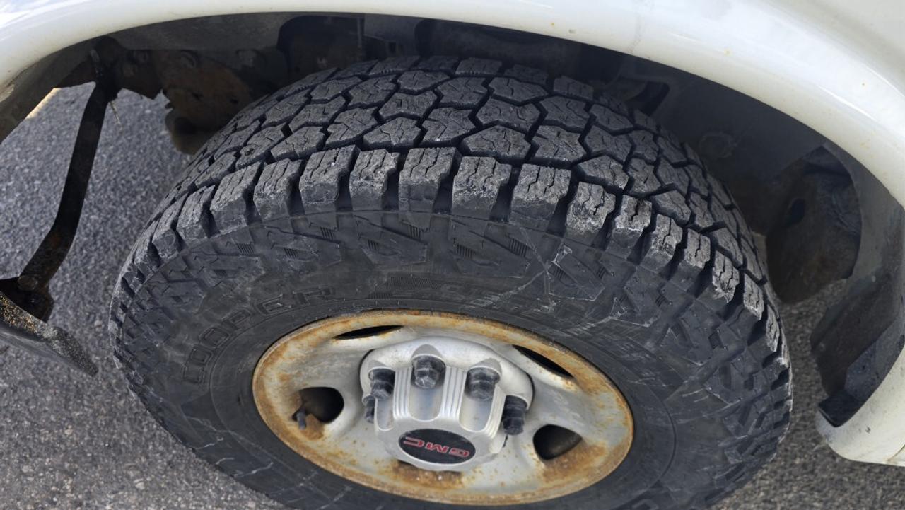 2022 GMC Savana Cargo Van G2500 155WB Extended V6 Gas Photo