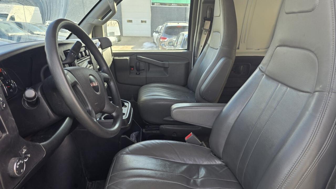 2022 GMC Savana Cargo Van G2500 155WB Extended V6 Gas Photo