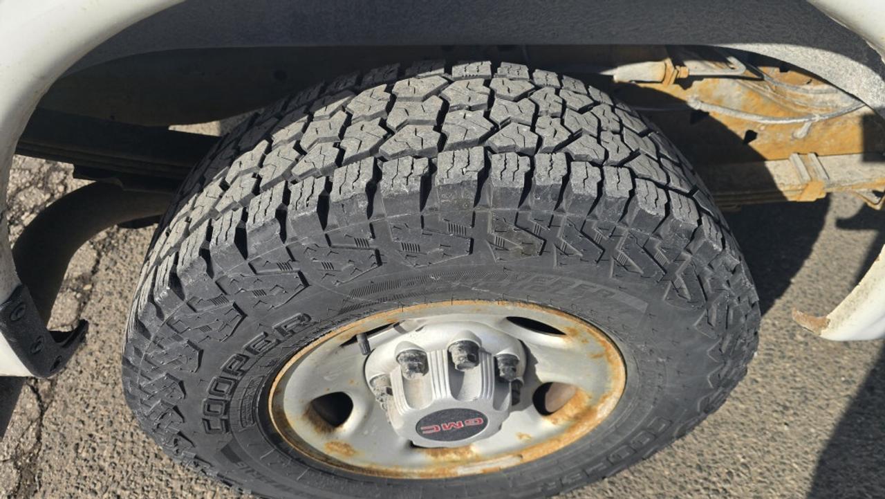 2022 GMC Savana Cargo Van G2500 155WB Extended V6 Gas Photo