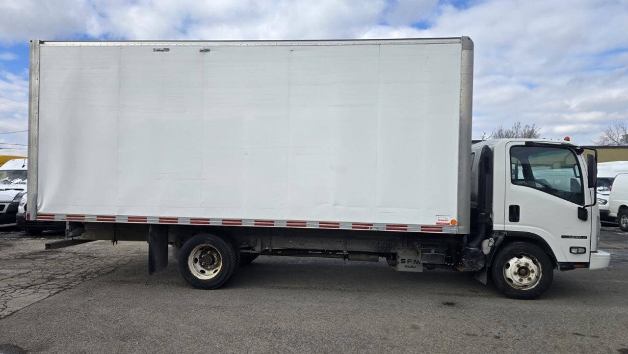 2021 Isuzu NPR 20Ft Box - V8 Gasoline - Ramp - 96 High Box Photo