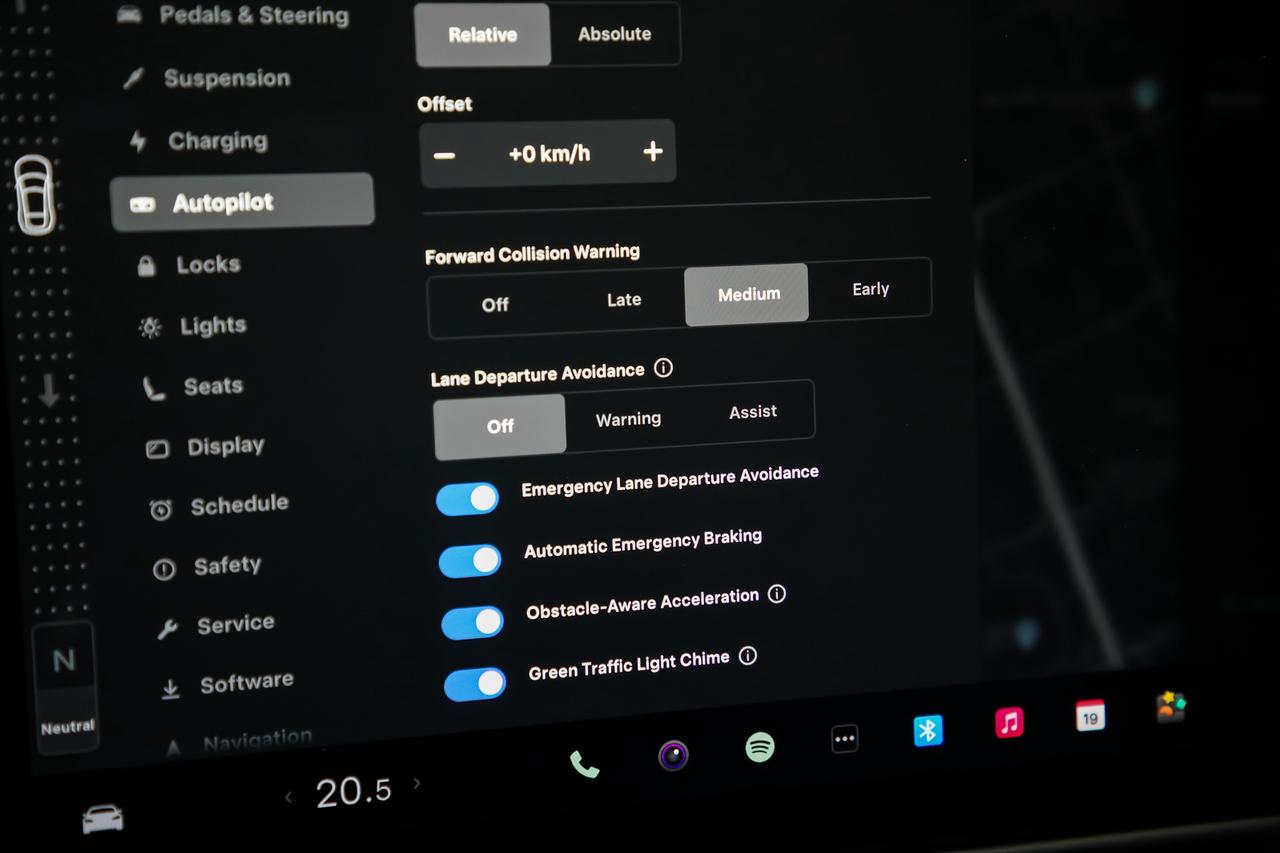 2022 Tesla Model S AWD 600KM RANGE FSD 3 COMPUTR AUTOPILOT YOKE LOWKM Photo