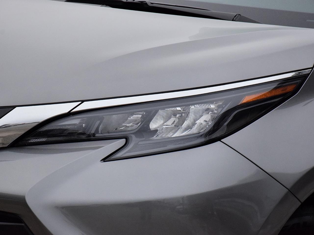 2026 Toyota Sienna LE Photo