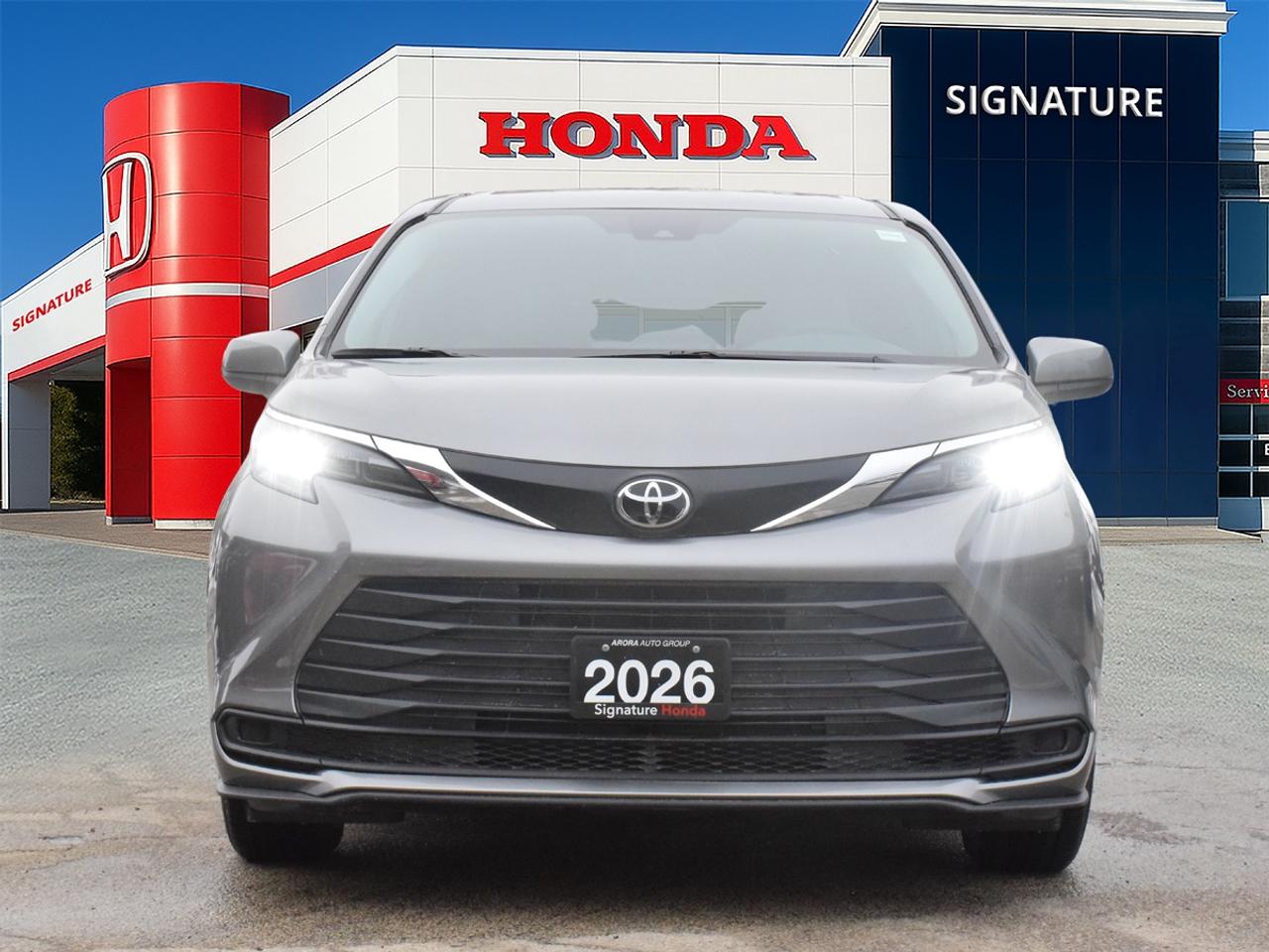 2026 Toyota Sienna LE Photo