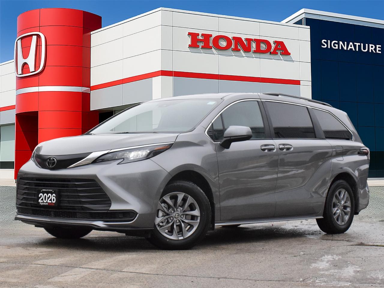 2026 Toyota Sienna LE Photo0