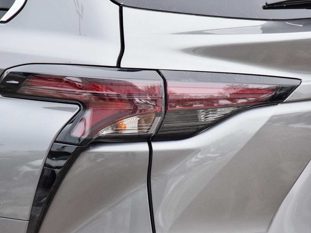 2026 Toyota Sienna LE Photo