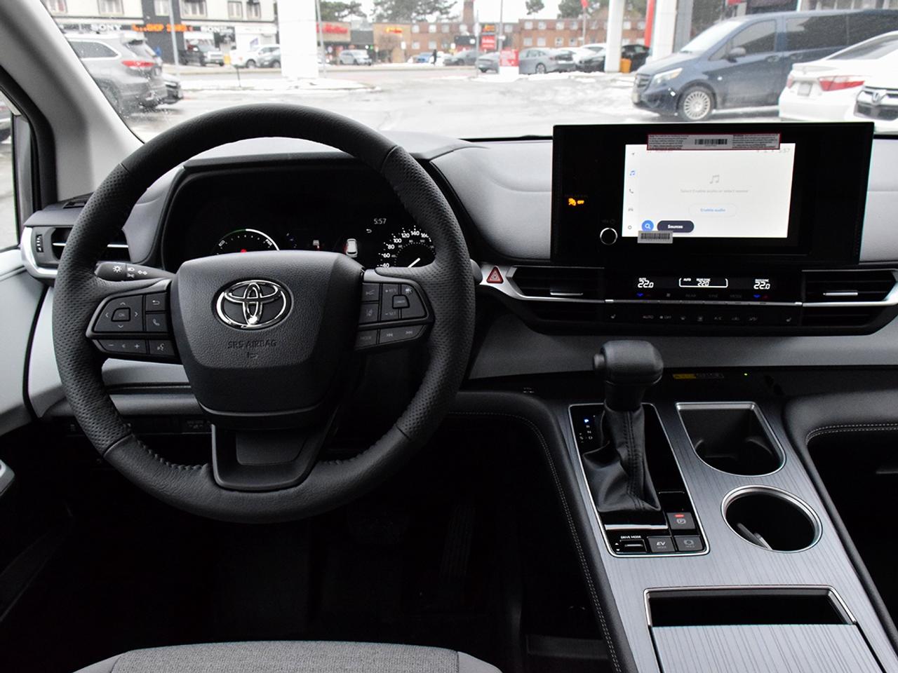 2026 Toyota Sienna LE Photo