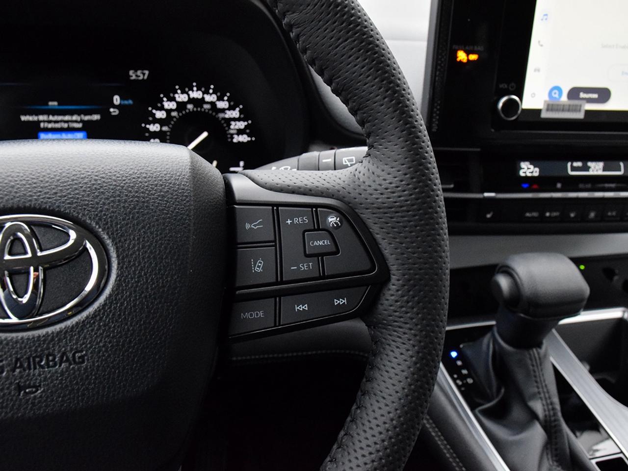 2026 Toyota Sienna LE Photo