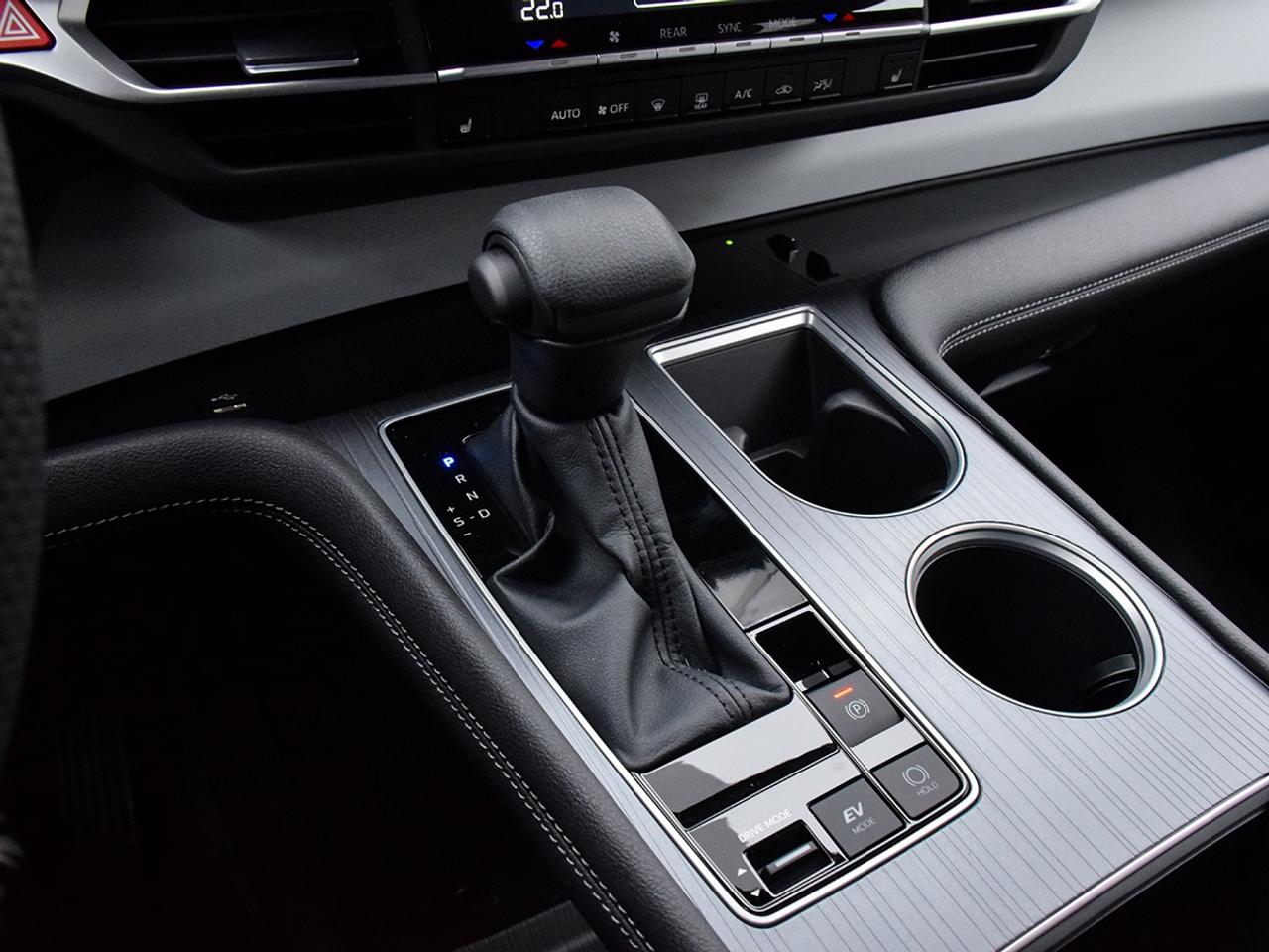 2026 Toyota Sienna LE Photo