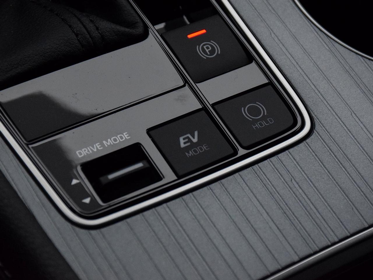 2026 Toyota Sienna LE Photo