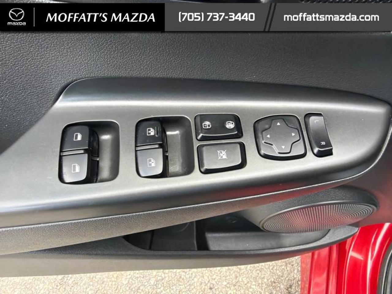 2020 Hyundai KONA 1.6T Trend AWD w/Two-Tone Roof Photo