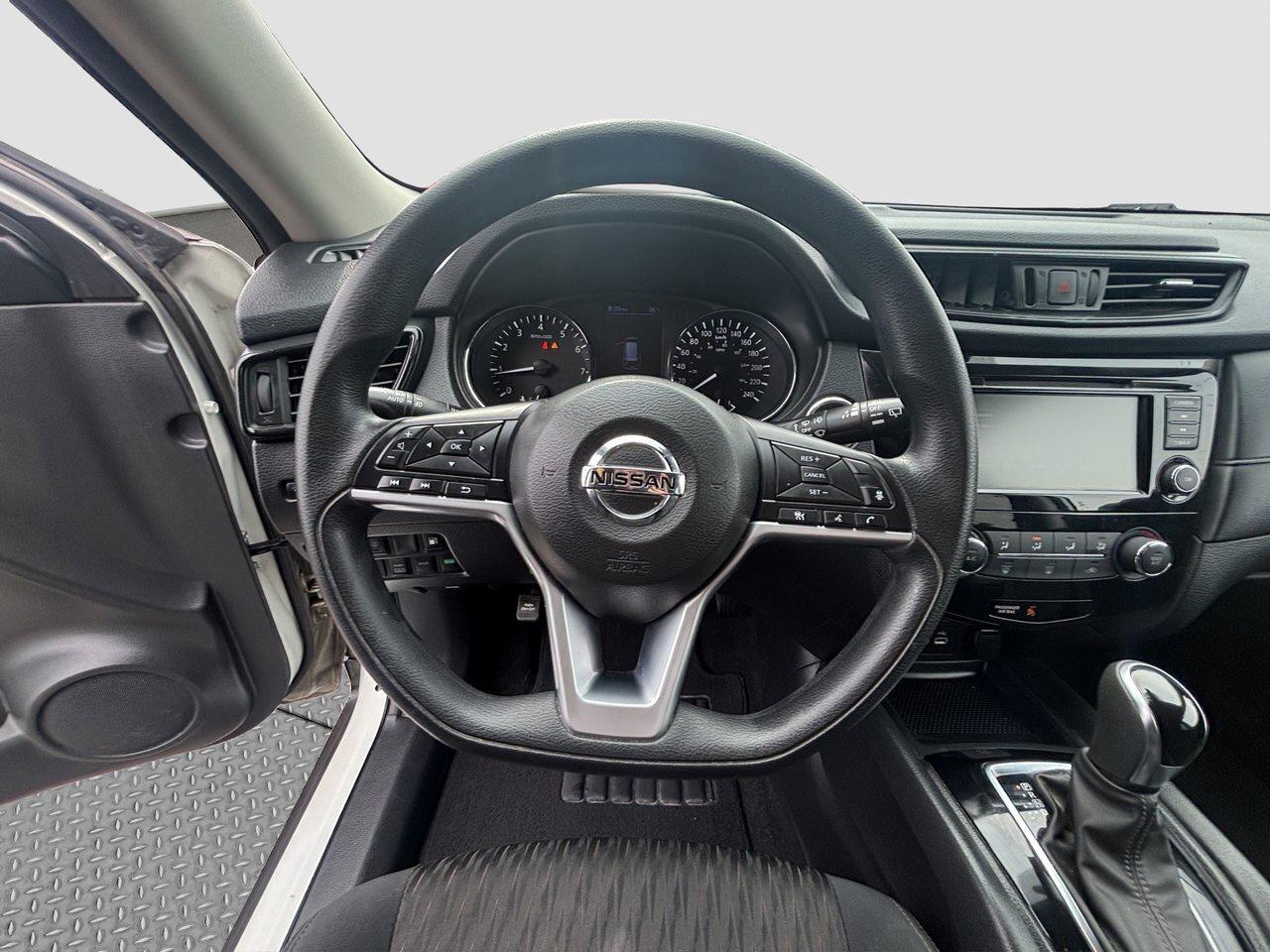 2019 Nissan Rogue SV Photo