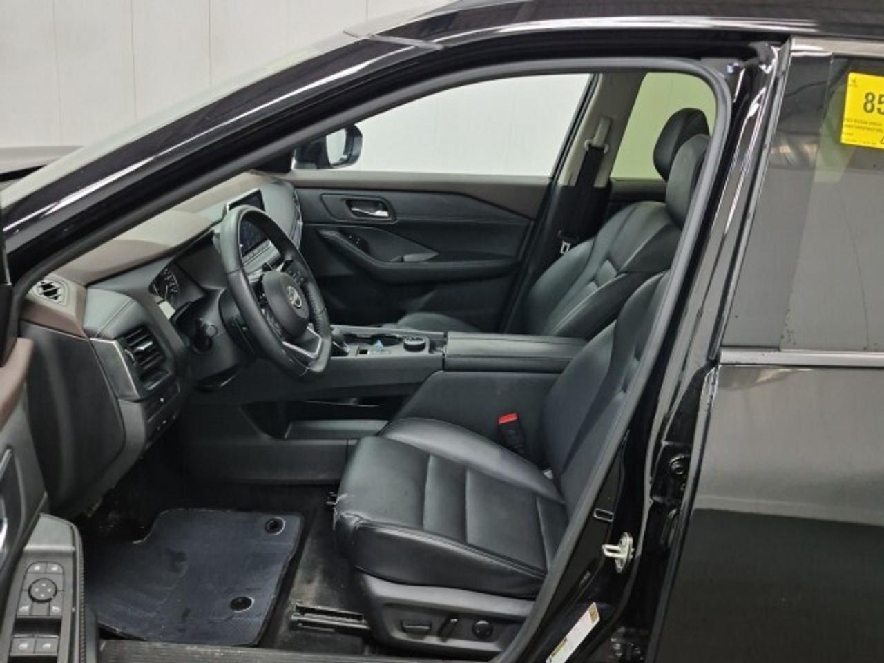 2023 Nissan Rogue AWD SV Midnight Edition Photo2