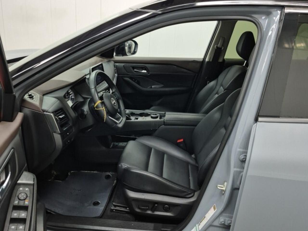 2023 Nissan Rogue AWD SV Midnight Edition Photo