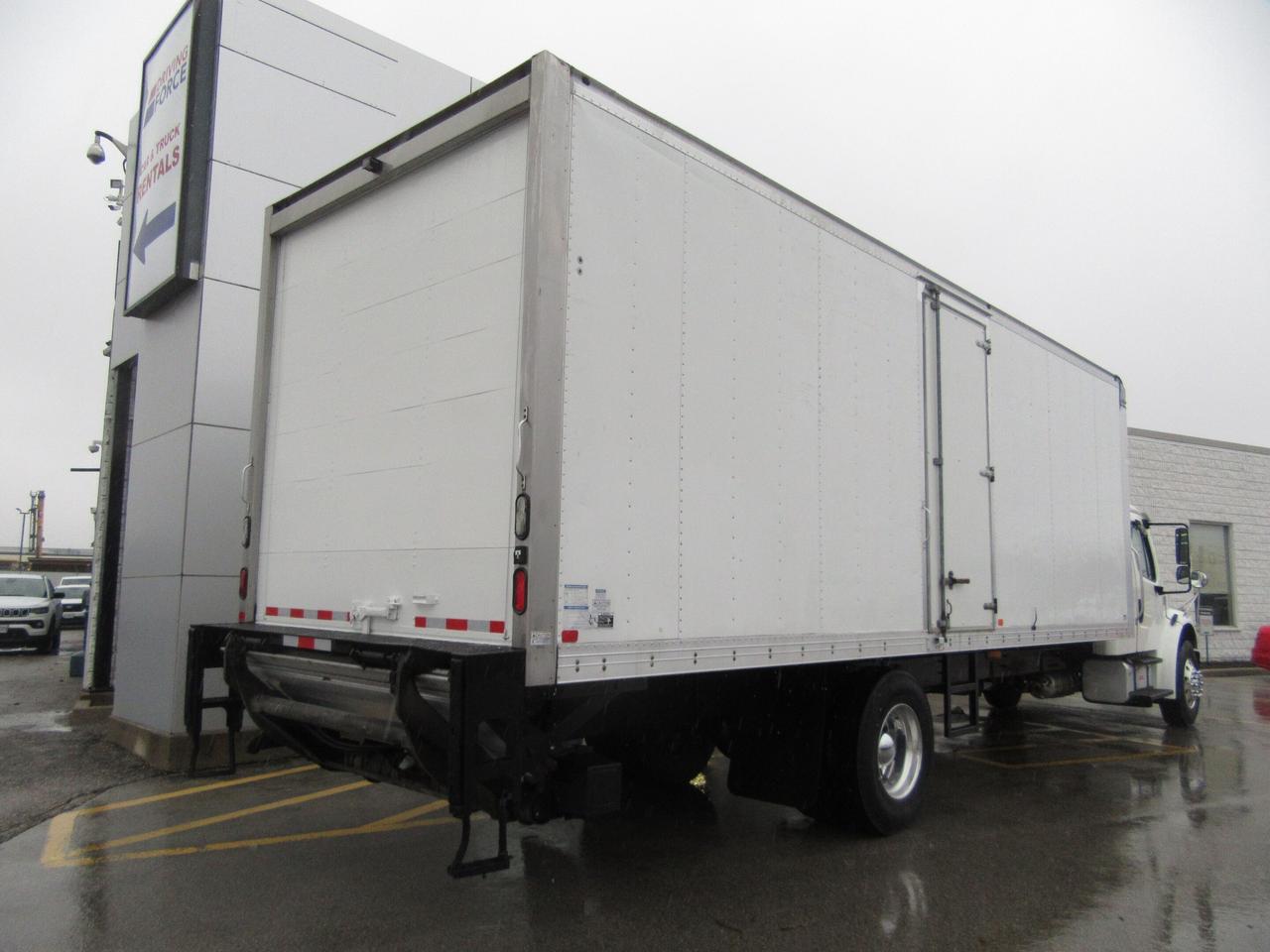 2019 Freightliner M2-106 EXT CAB 26FT BOX LARGE POWER LIFTGATE Photo3
