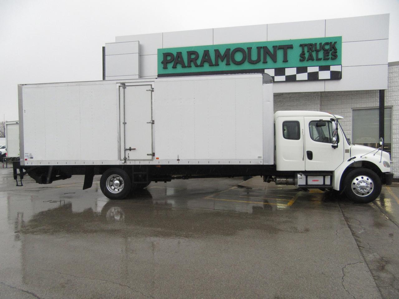 2019 Freightliner M2-106 EXT CAB 26FT BOX LARGE POWER LIFTGATE Photo