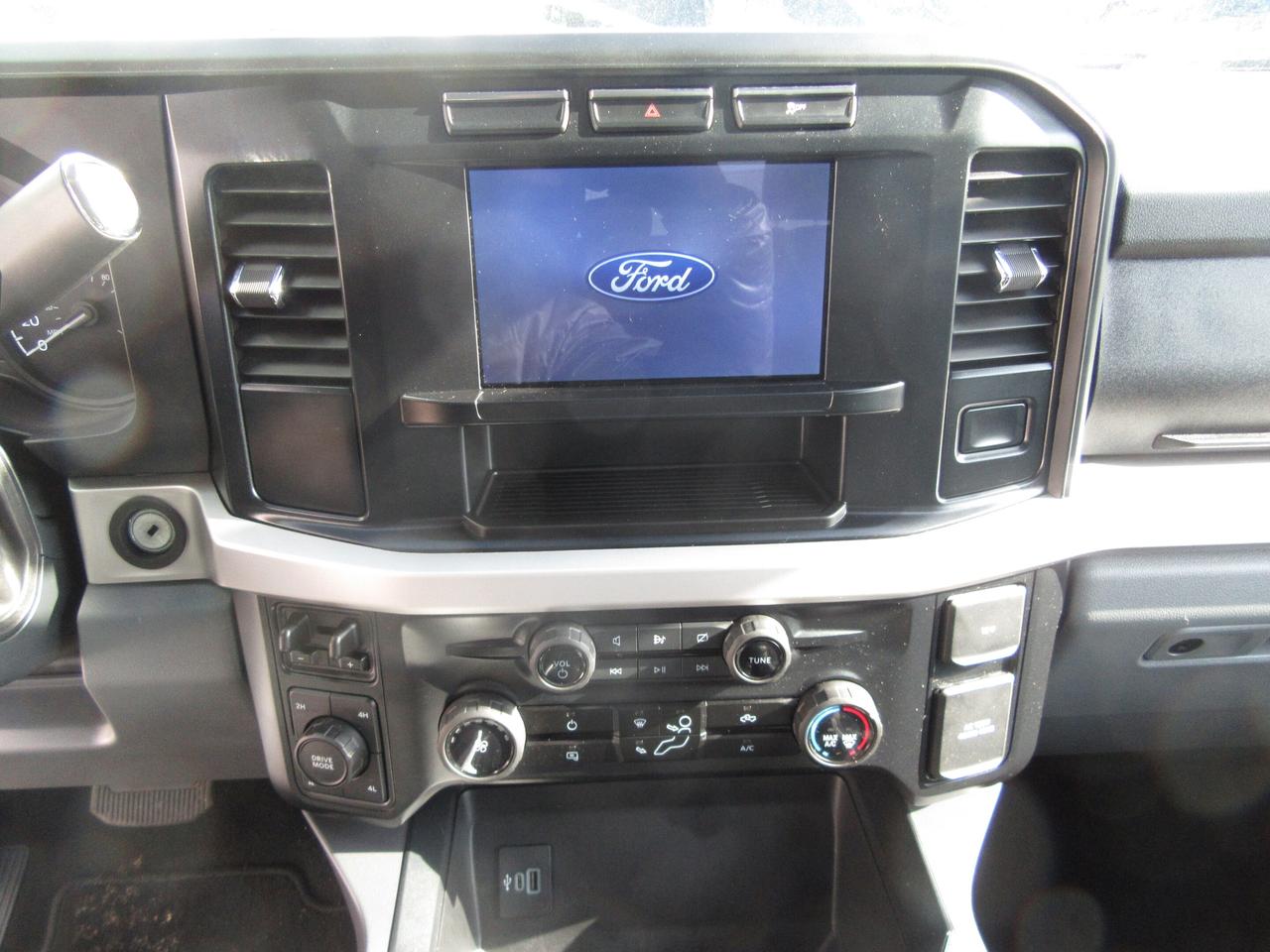 2024 Ford F-250 CREW CAB XLT 4X4 8FT LONG BOX WITH TOMMY GATE Photo