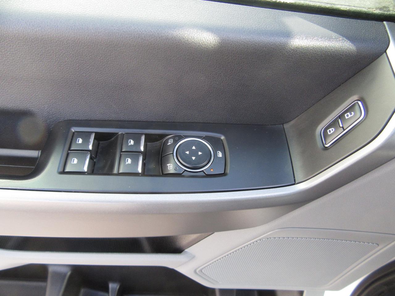 2024 Ford F-250 CREW CAB XLT 4X4 8FT LONG BOX WITH TOMMY GATE Photo