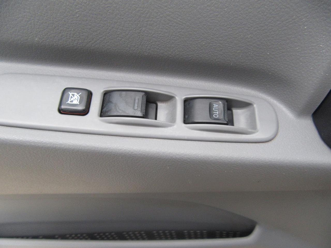 2020 Hino 195 Commercial DIESEL 20FT REEFER BOX & THERMO KING REEFER SYSTEM Photo