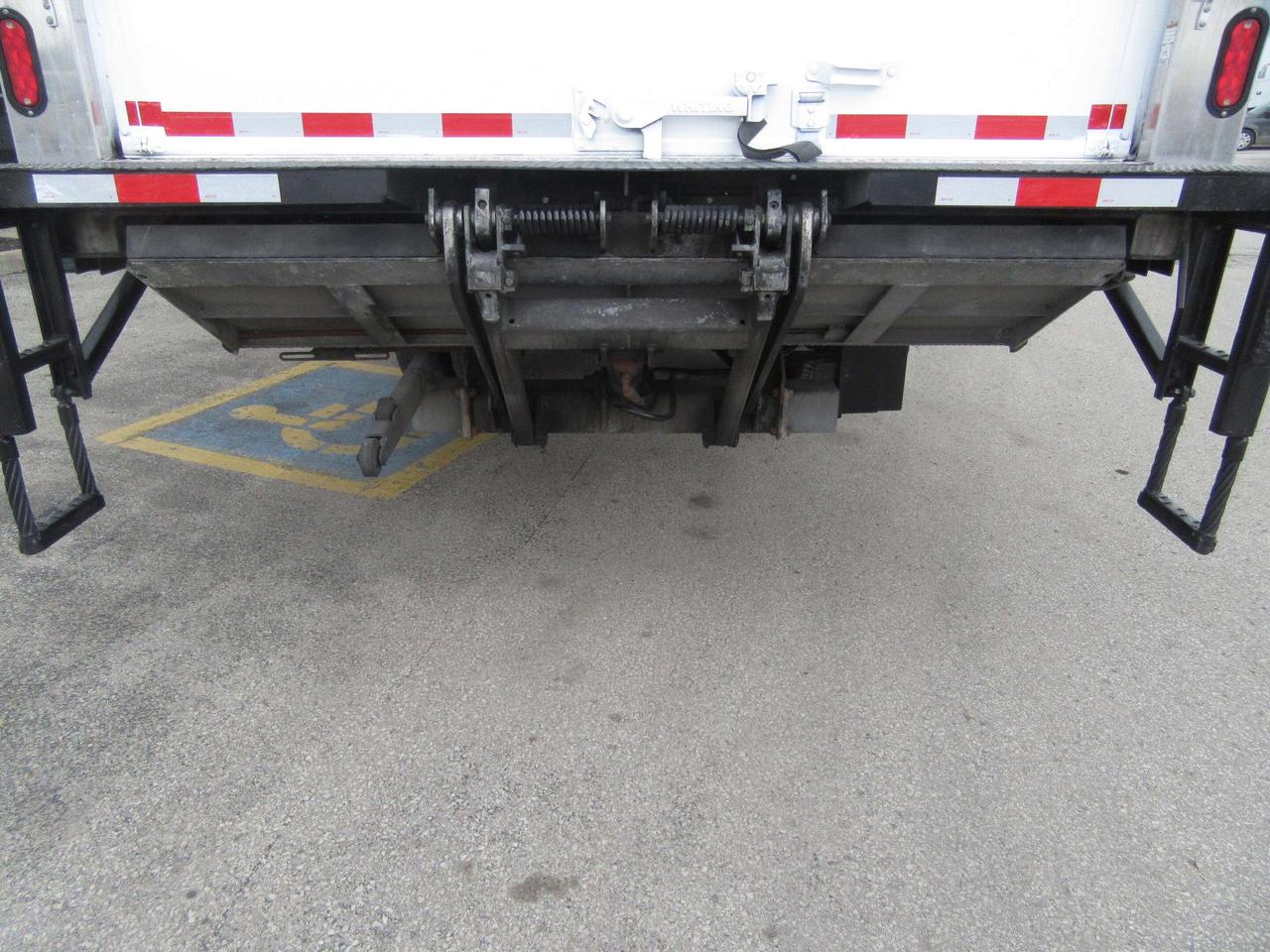 2020 Hino 195 DIESEL 20FT REEFER BOX & THERMO KING REEFER SYSTEM Photo