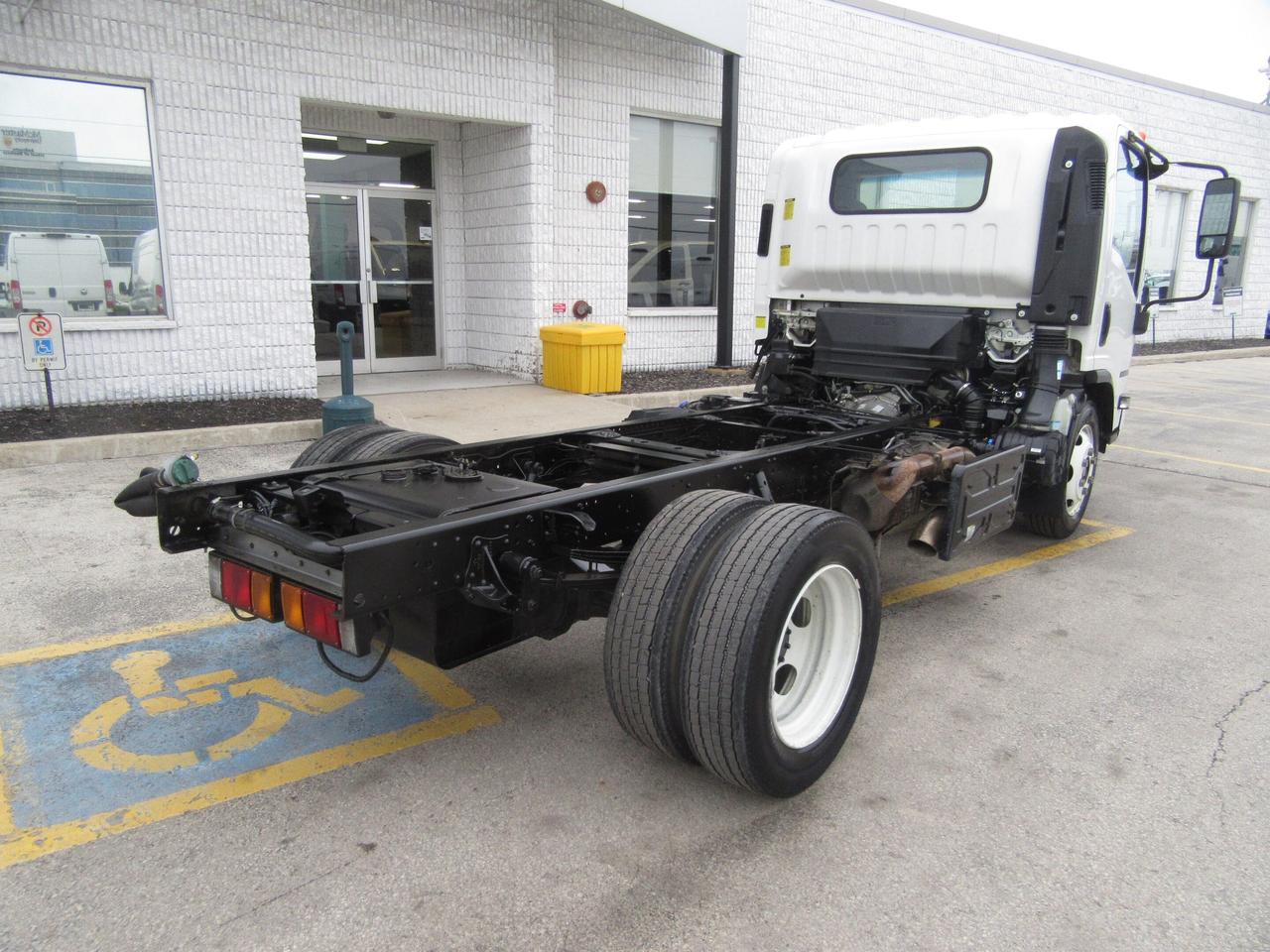 2020 Isuzu NRR Diesel Cab & chassis Photo
