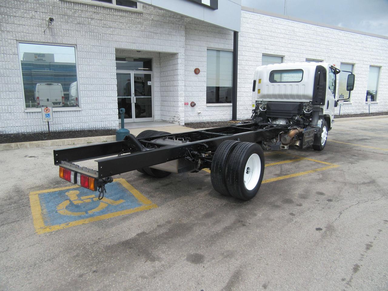 2023 Isuzu NRR Diesel Cab & chassis Photo