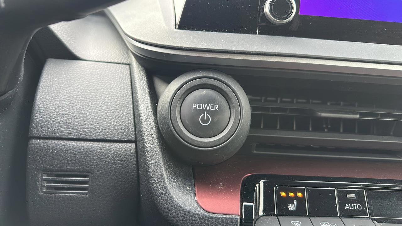 2024 Toyota Prius Prime XSE Premium Auto Photo