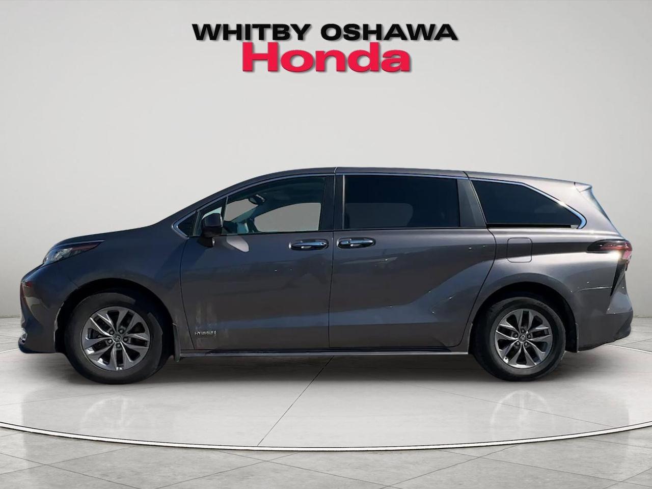 2021 Toyota Sienna  Photo2