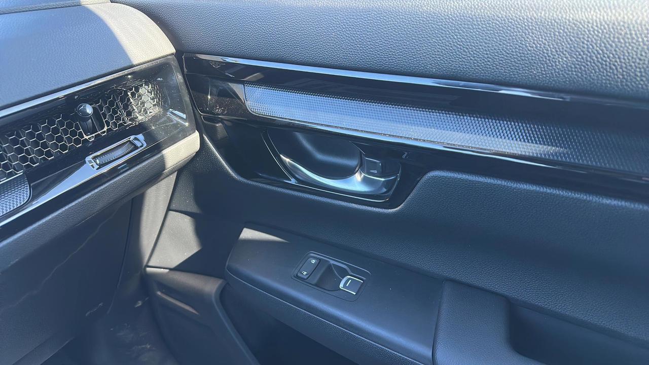 2024 Honda CR-V Hybrid Touring AWD Photo