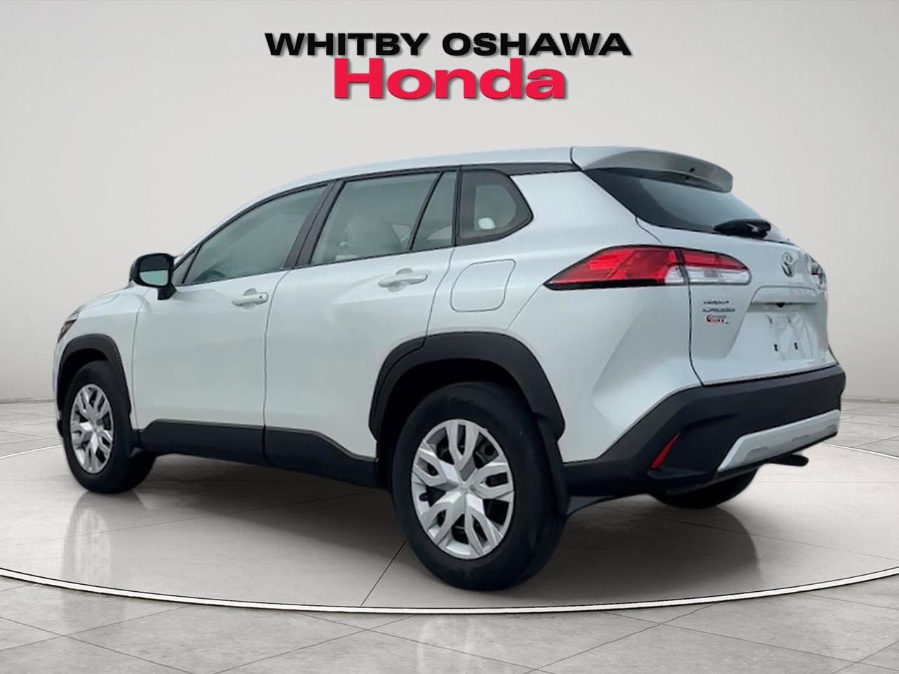 2023 Toyota Corolla Cross L AWD Photo2