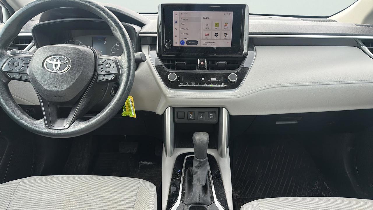 2023 Toyota Corolla Cross L AWD Photo