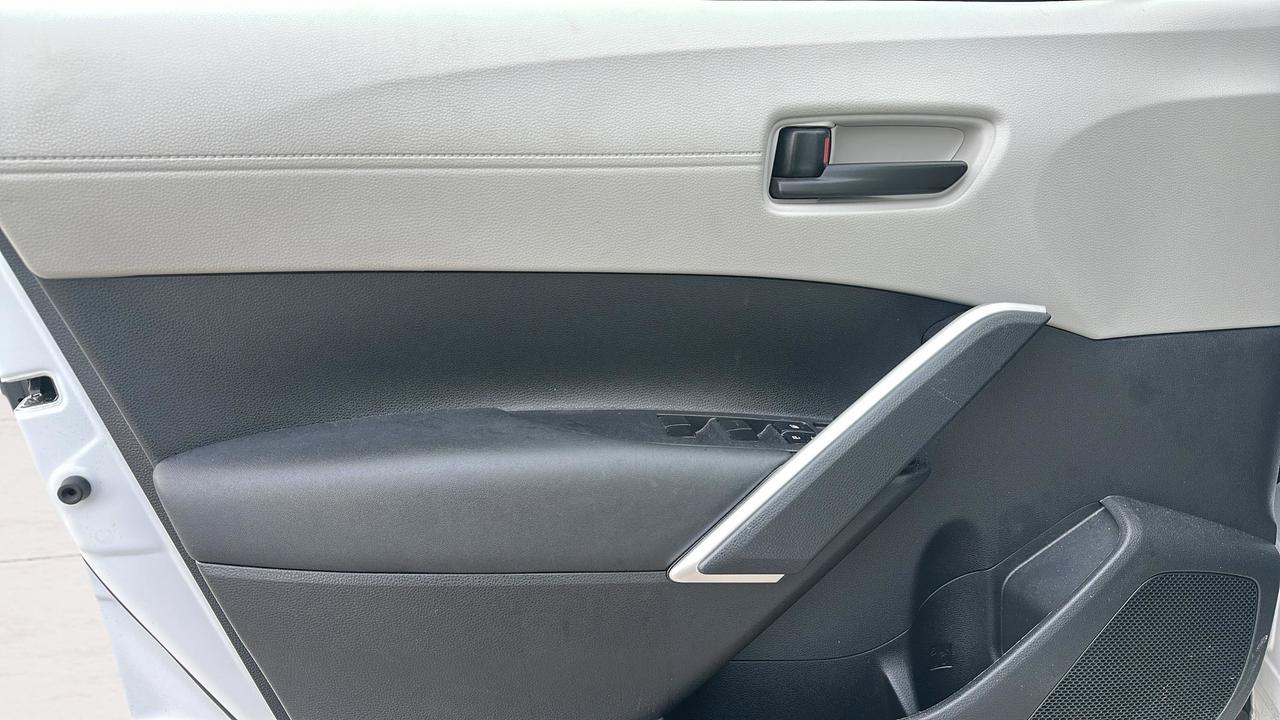 2023 Toyota Corolla Cross L AWD Photo