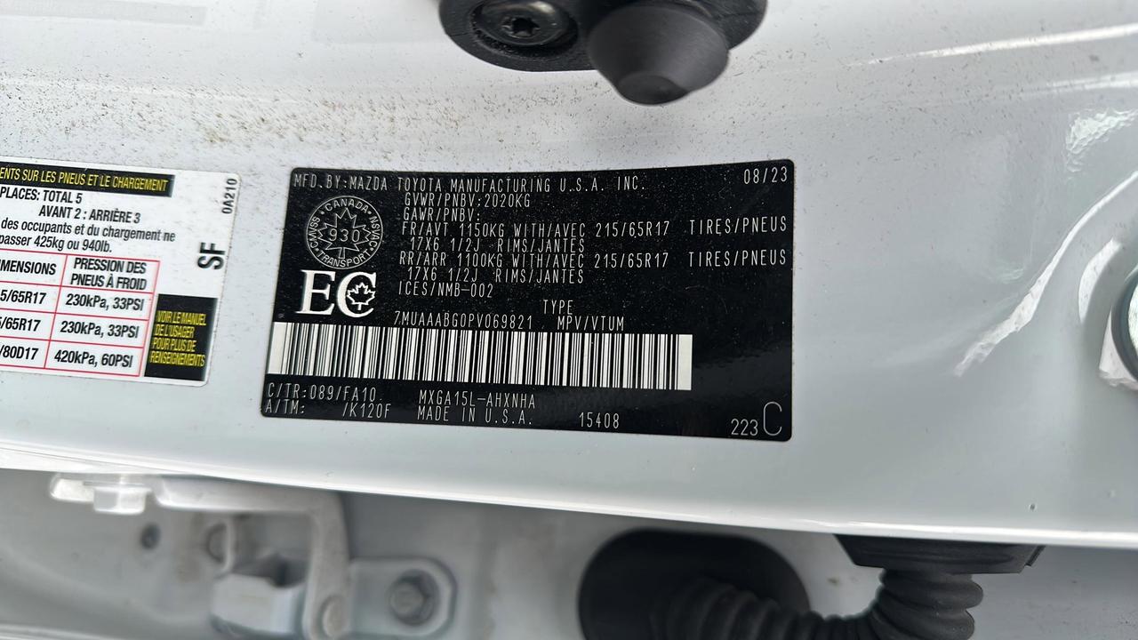 2023 Toyota Corolla Cross L AWD Photo
