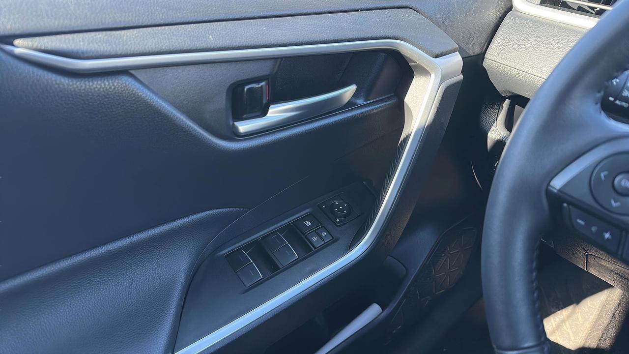 2025 Toyota RAV4 XLE AWD Photo