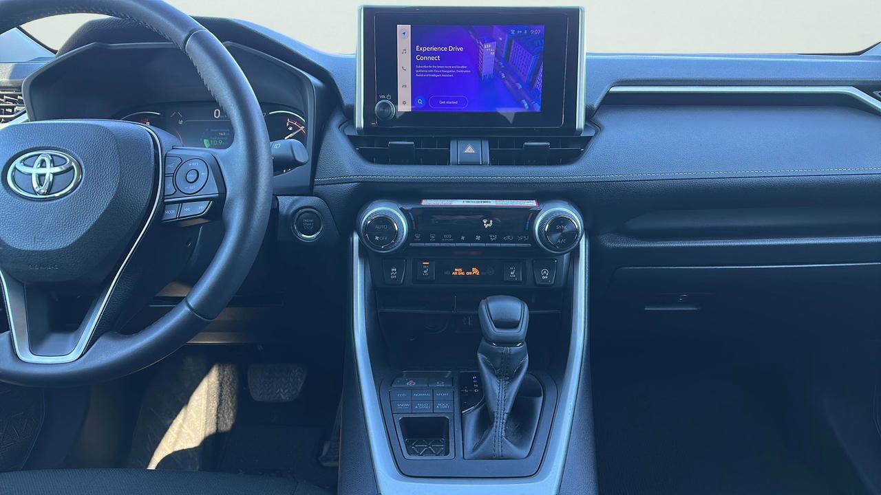 2025 Toyota RAV4 XLE AWD Photo