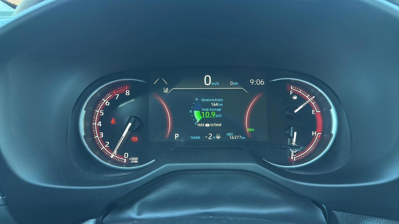 2025 Toyota RAV4 XLE AWD Photo