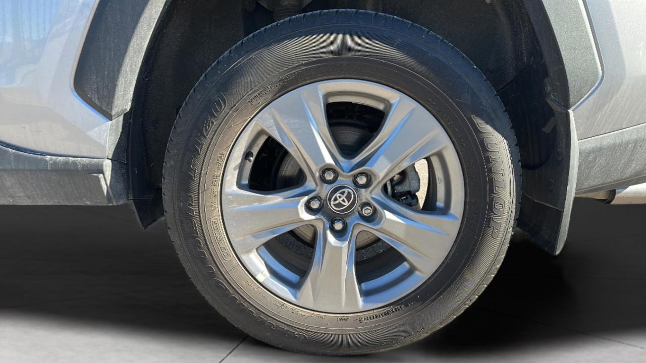 2025 Toyota RAV4 XLE AWD Photo
