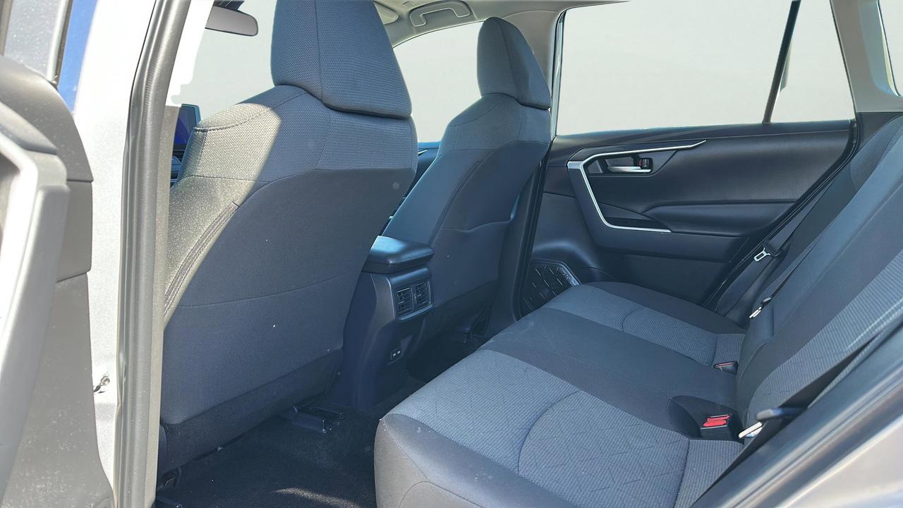 2025 Toyota RAV4 XLE AWD Photo