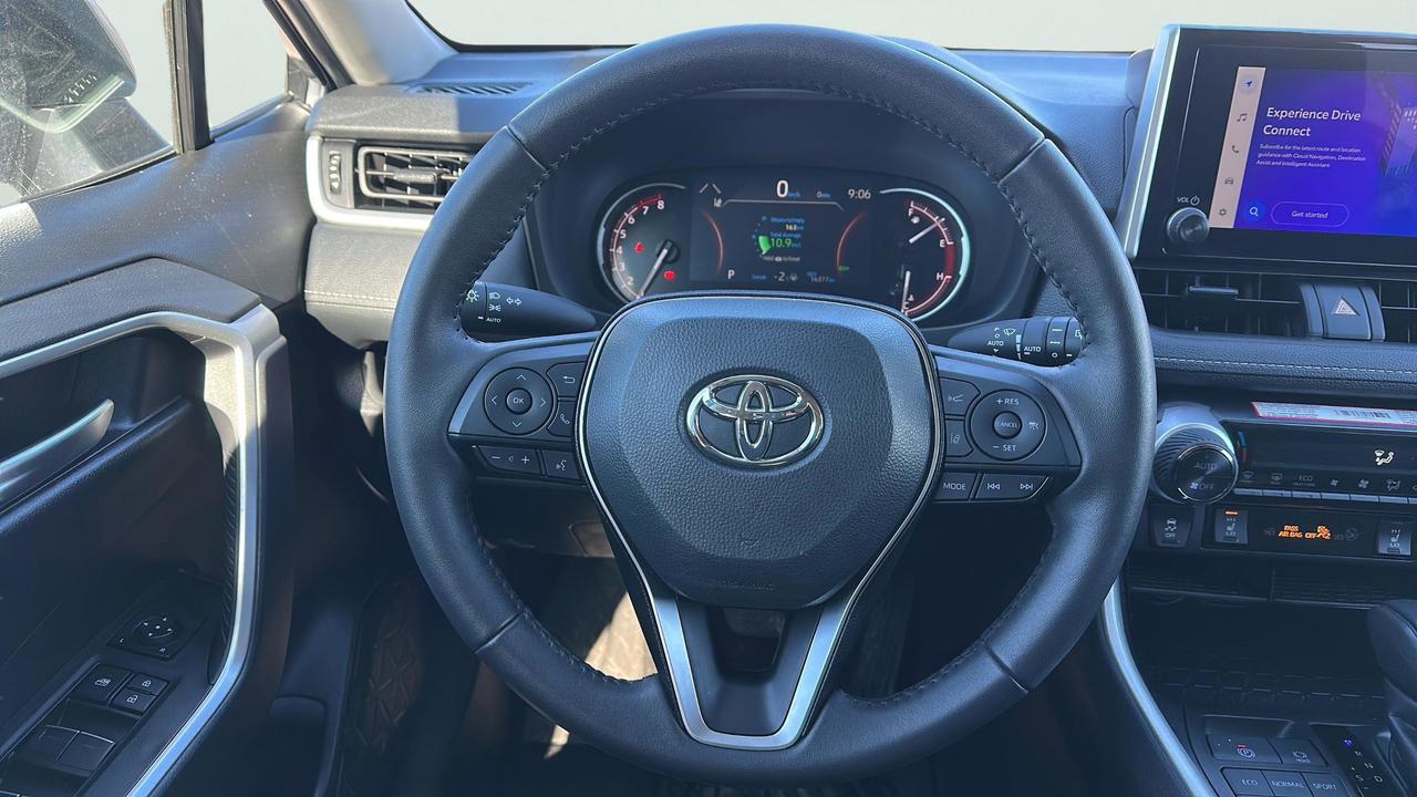 2025 Toyota RAV4 XLE AWD Photo
