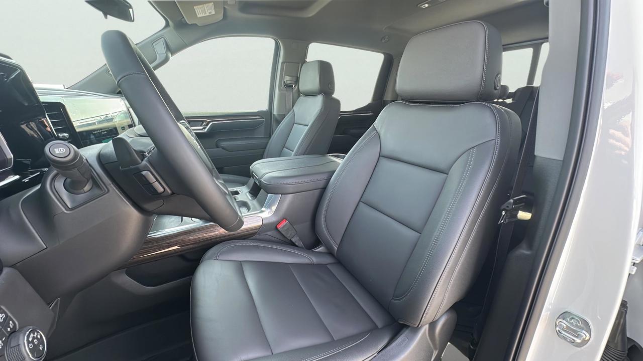 2026 Chevrolet Silverado 1500 4WD Crew Cab 157  RST Photo