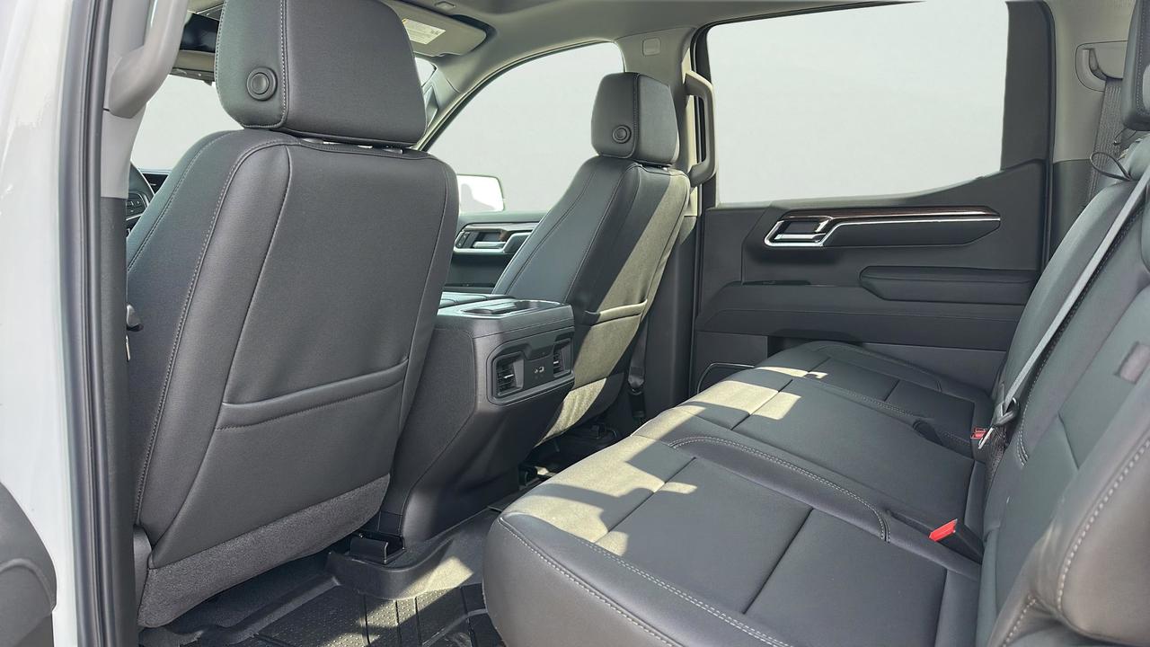 2026 Chevrolet Silverado 1500 4WD Crew Cab 157  RST Photo